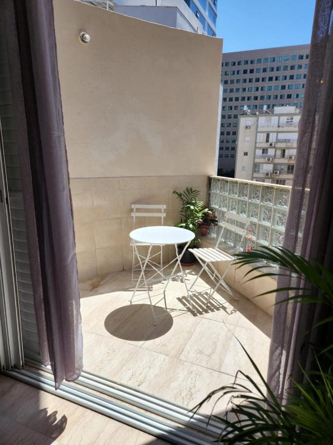 Chilling In Netanya Exterior photo